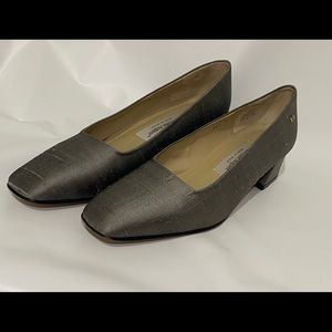 Etienne Aigner “Astoria” classic cap toe pumps size 10